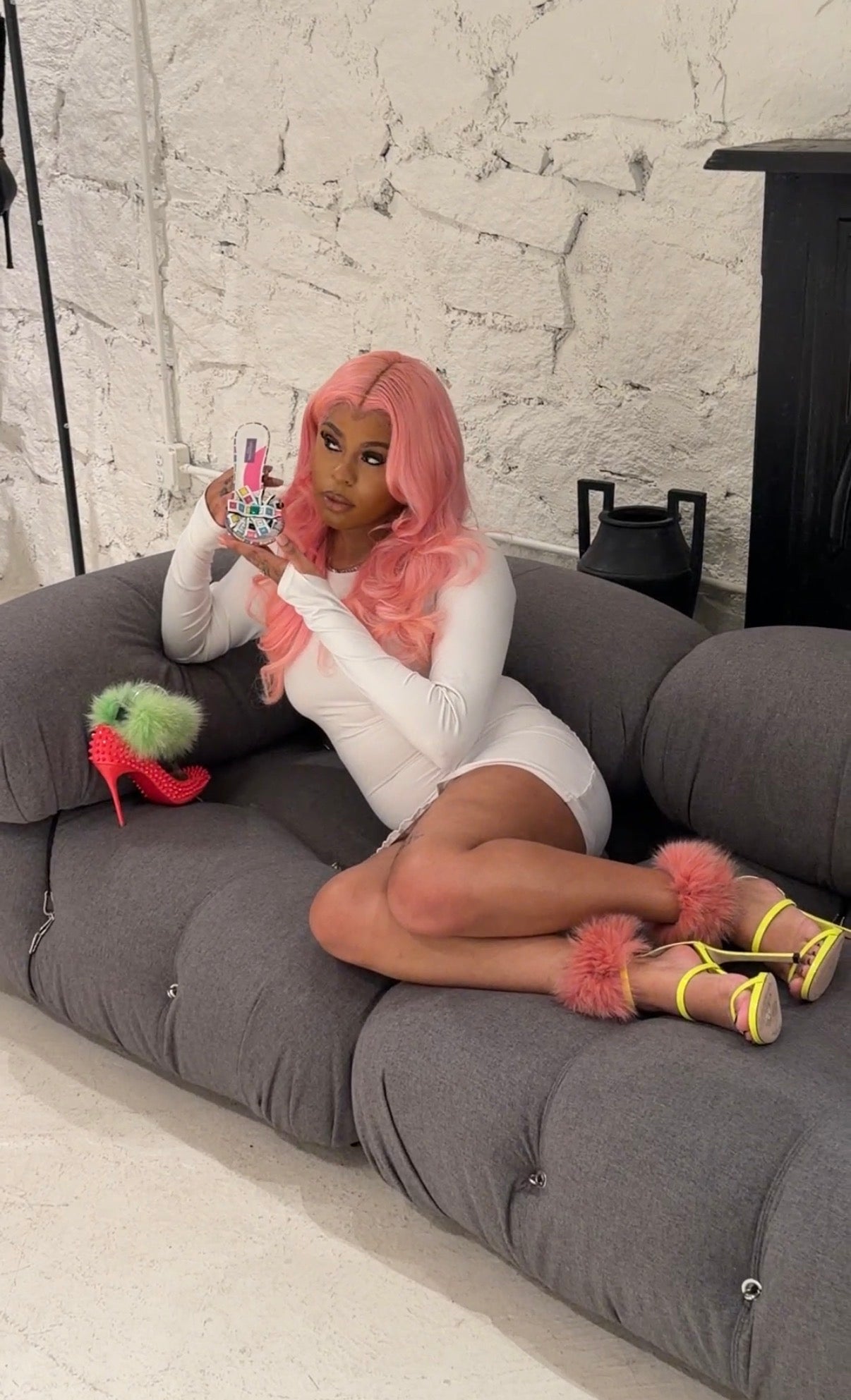 Shoe Slutz pink fur anklet