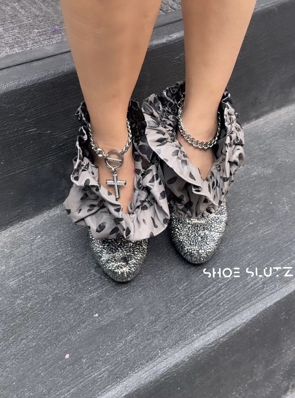 Shoe Slutz leg chain