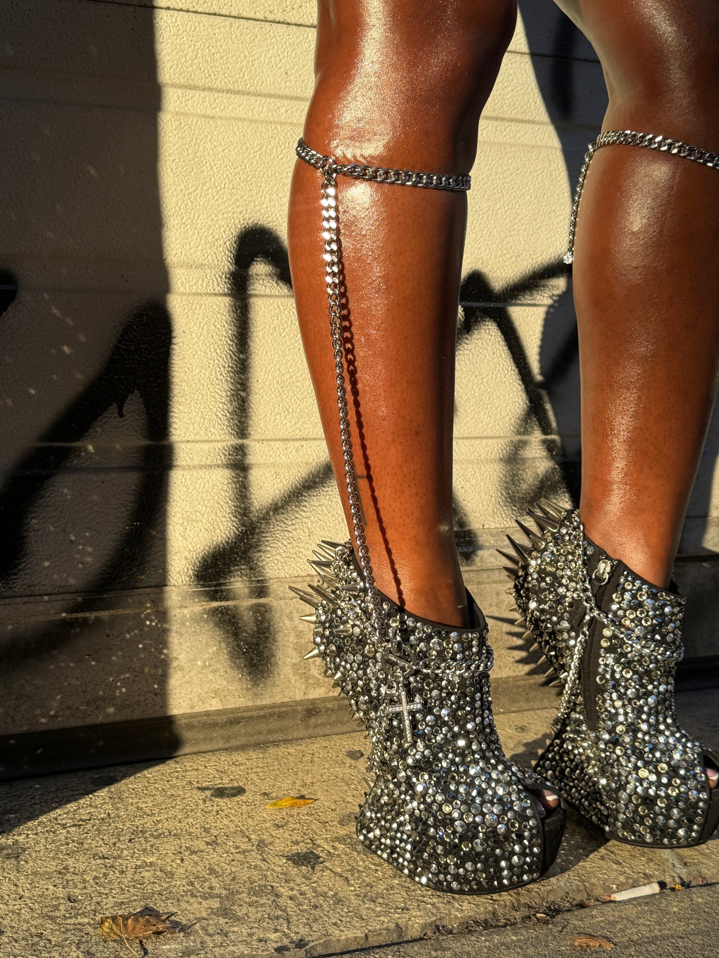 Shoe Slutz leg chain