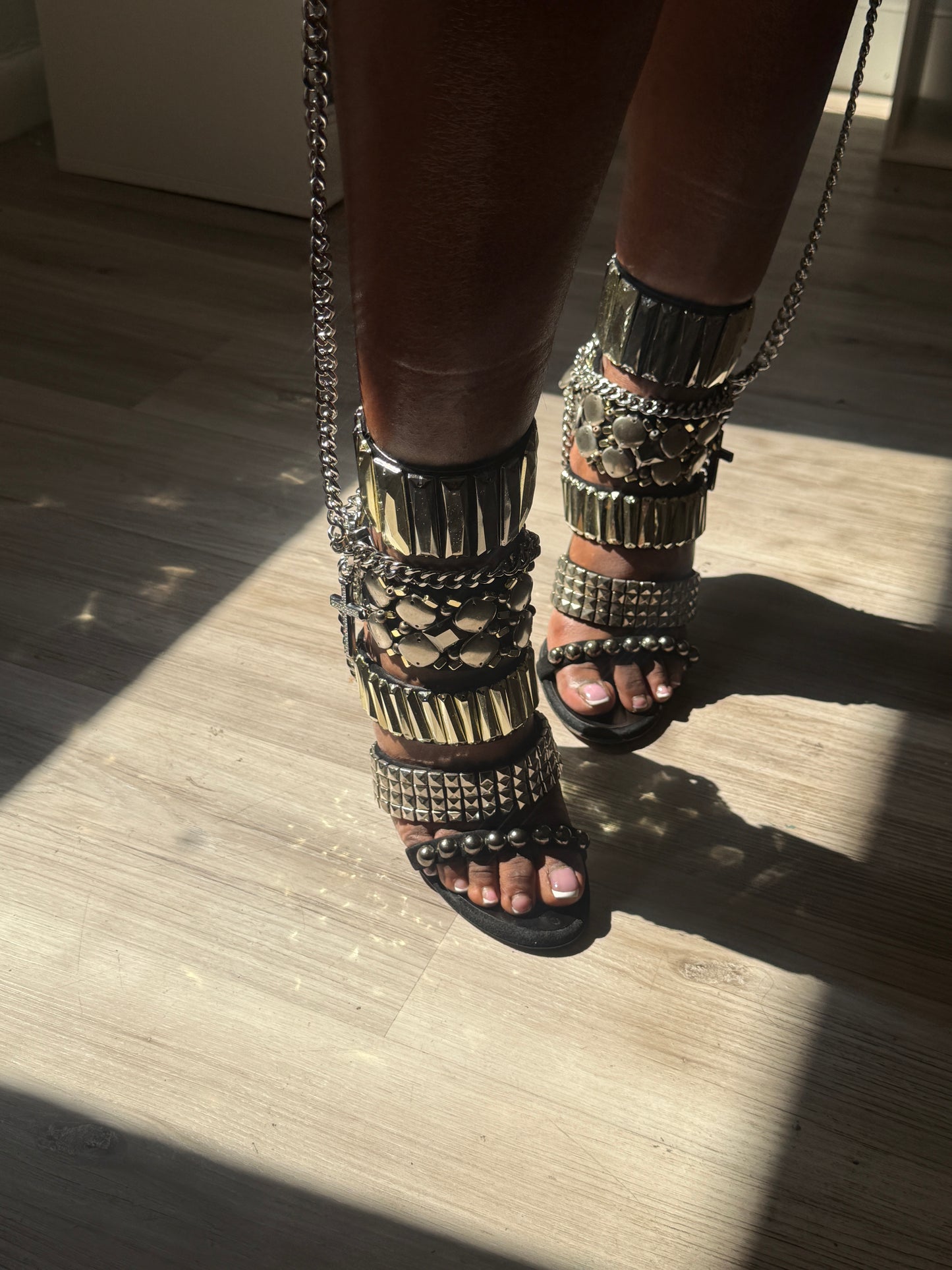 Shoe Slutz leg chain