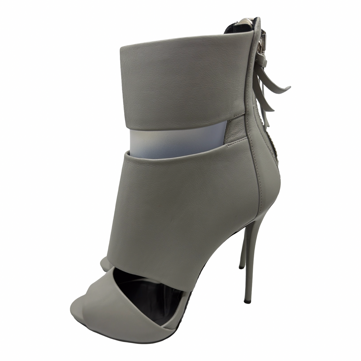 Giuseppe Zanotti sz 38.5